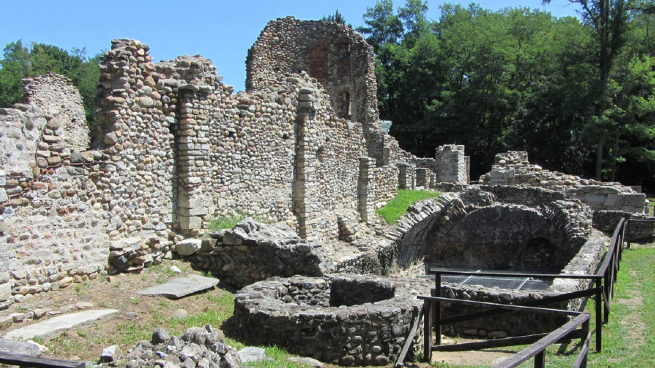 Rovine presenti all'interno del Parco Archeologico di Castelseprio