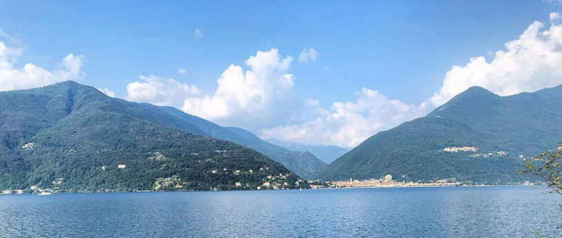 Sponda varesina del Lago Maggiore (Ph Ig:@sarah_hartwood)