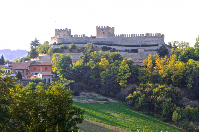 Visita guidata al Castello di Montesegale con degustazione