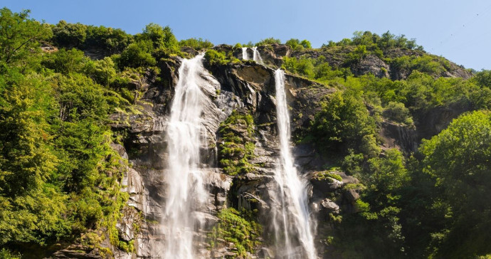 Five waterfalls to visit in Lombardy- ph@istock - inlombardia