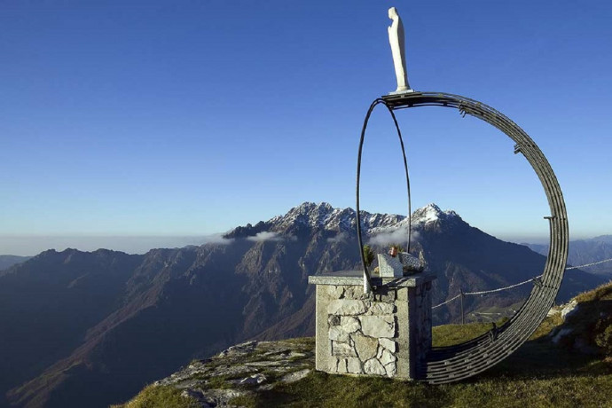 Giro ad anello della cima di Grem