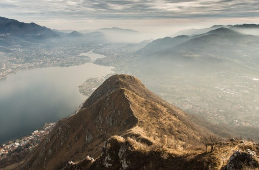 Trekking panoramico in vetta al Monte Barro