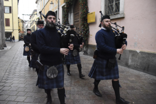 Celtic Knot Pipes and Drums