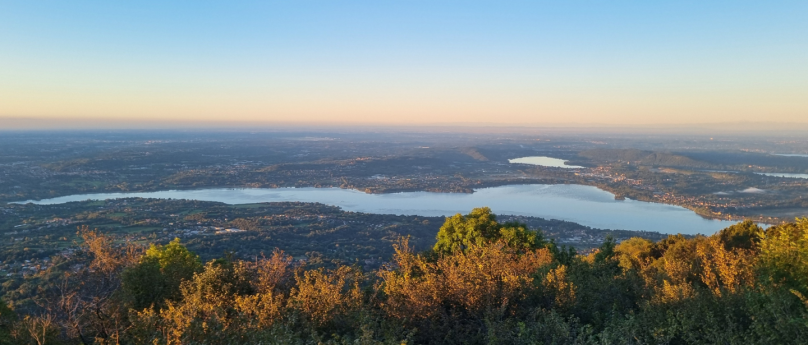 Panorama del Lago di Varese e Comabbio dal Forte d'Orino