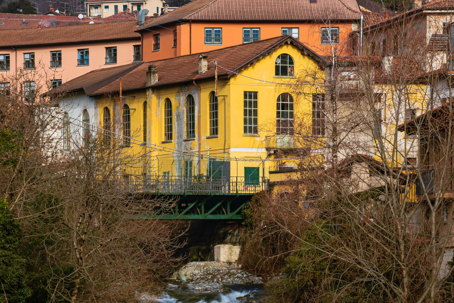 Il Lambro scorre al di sotto del ponte