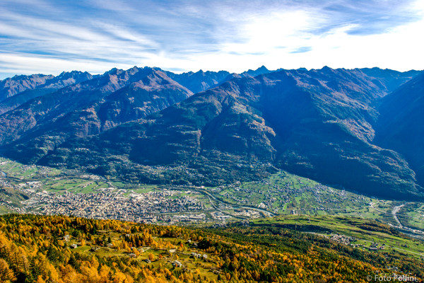 Dall'Alpe Poverzone panorama su Sondrio e le Orobie
